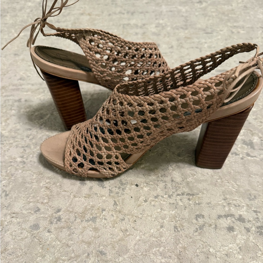 B. Makowsky Tan Leather Woven sandals